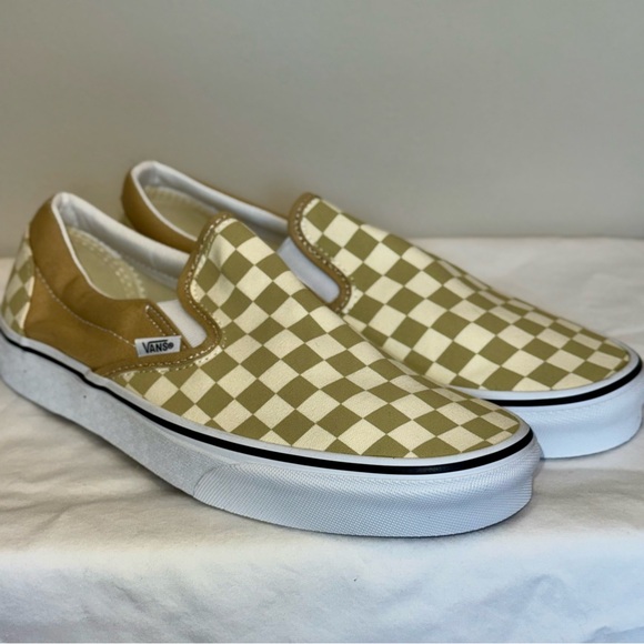 Vans Classic Slip-On Checkerboard Shoes, Men’s Size 9.5 / Women’s size 11 - Picture 2 of 9